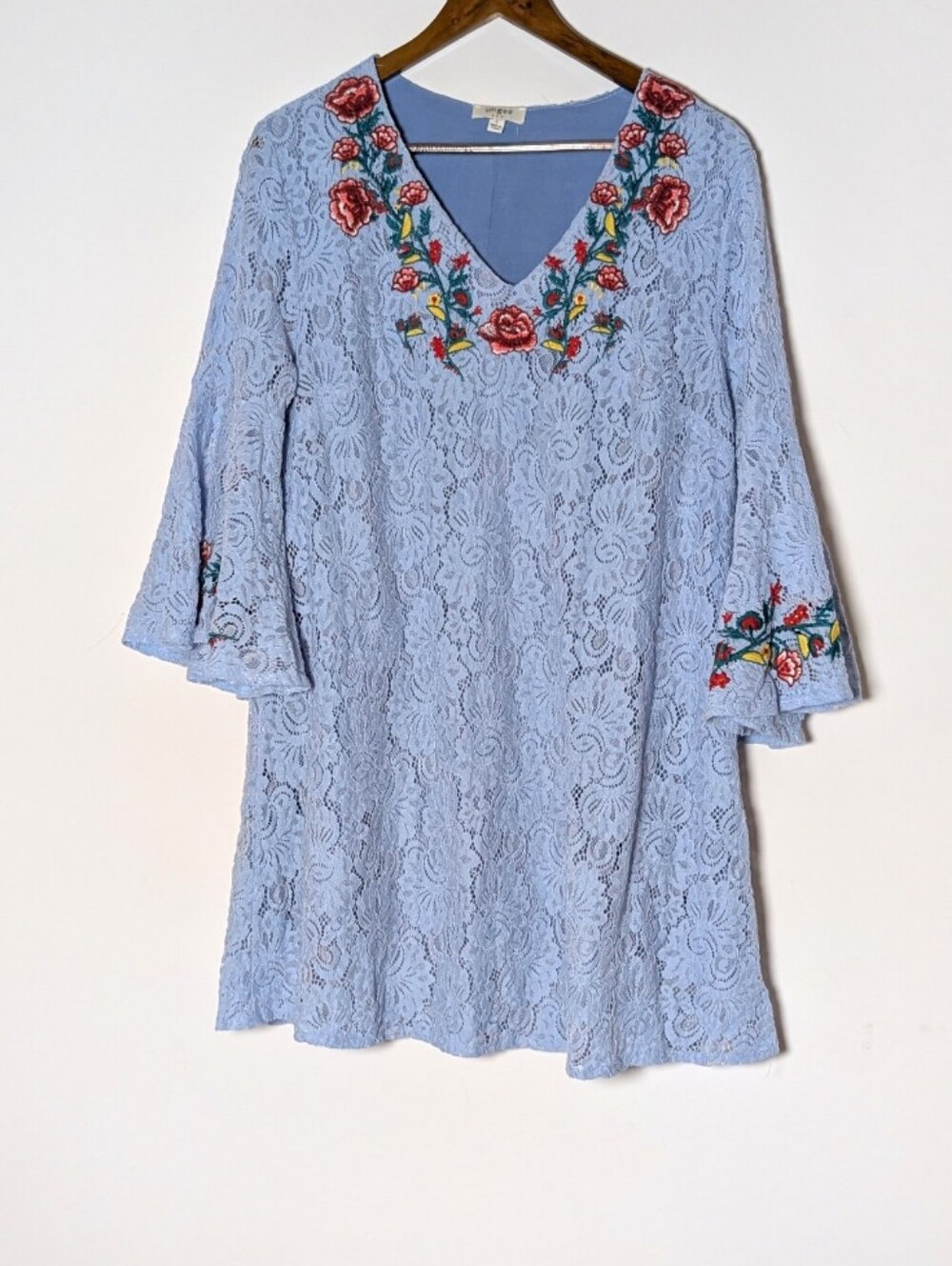 Umgee Light Blue Lace V-Neck Dress with Floral Embroidery Size Large Bell Sleeve